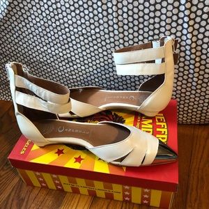 Jeffery Campbell White Leather Flats with a Metal Cap Toe